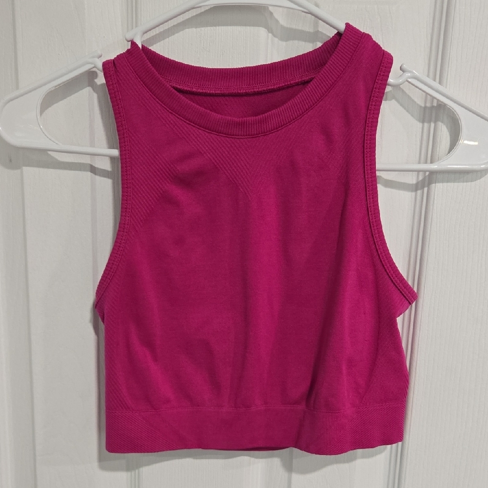 Alphalete Crop Tank Fuschia